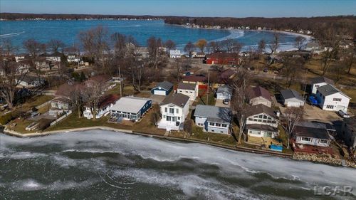 9920 W Ferndale Dr, Manitou Beach, MI, 49253-9529 | Card Image