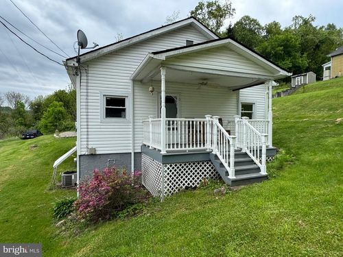 135 Hillman Street, Greensboro, PA, 15338 | Card Image