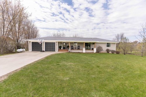 506 E Summit St, Battle Lake, MN, 56515-4114 | Card Image