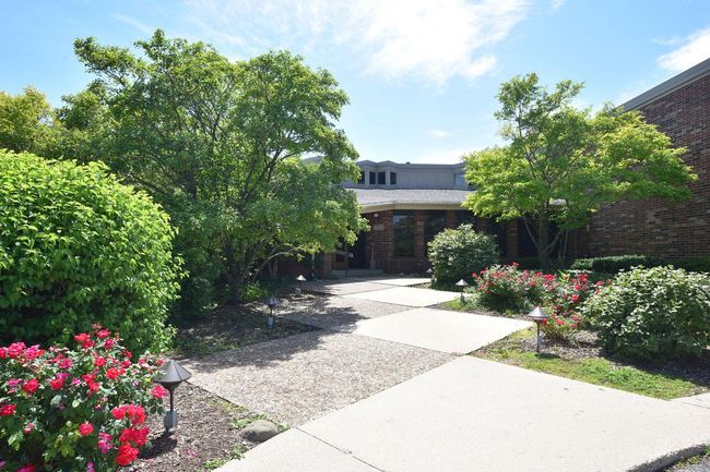 234 - 425 W Willow Court, Condo with 2 bedrooms, 2 bathrooms and null parking in FOX POINT WI | Image 24