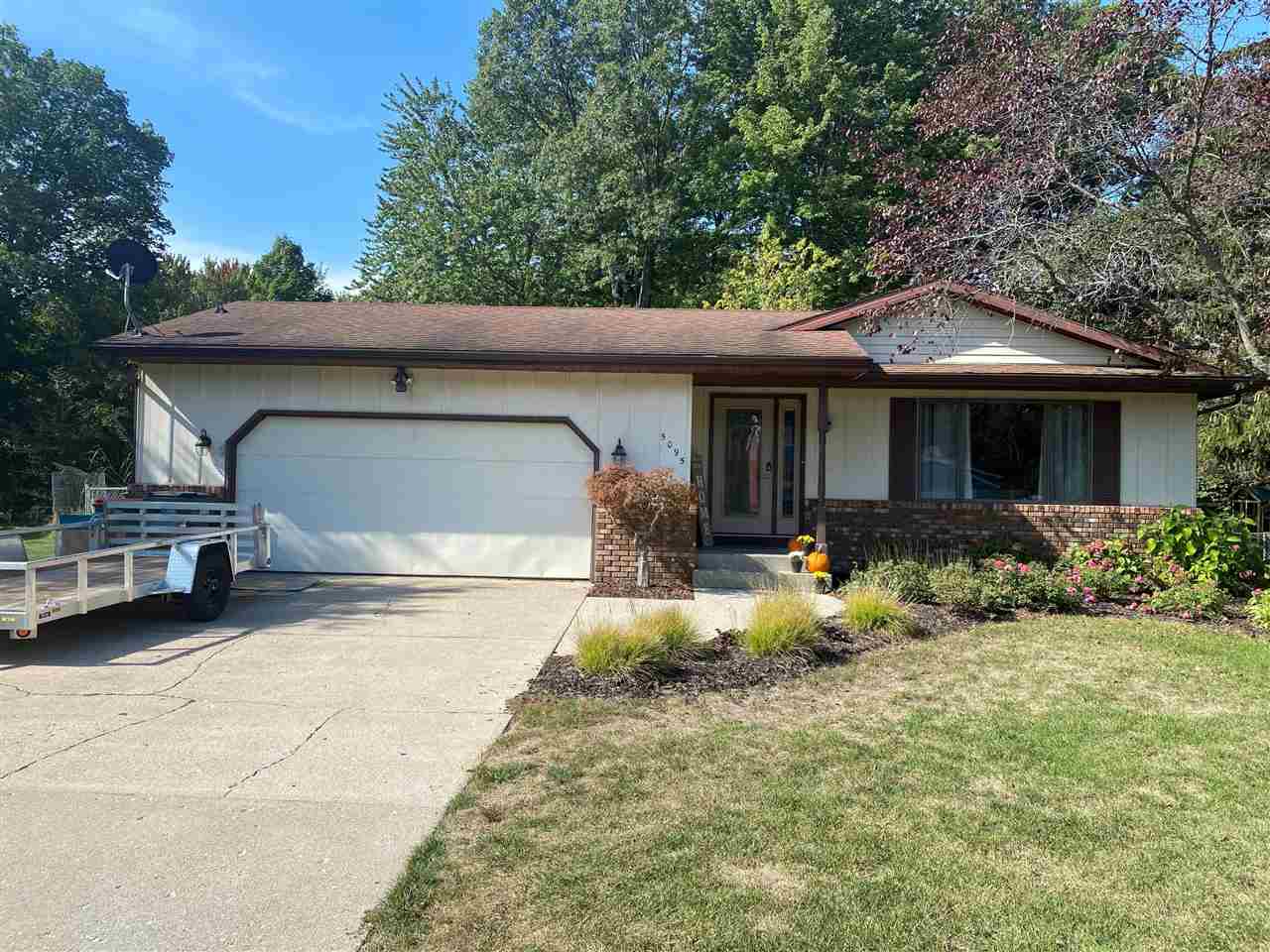Pine Ridge Dr, Norton Shores, MI 49441