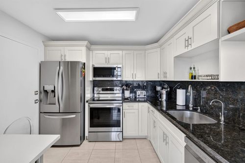 512-1170 N Federal Highway, Fort Lauderdale, FL, 33304 | Card Image