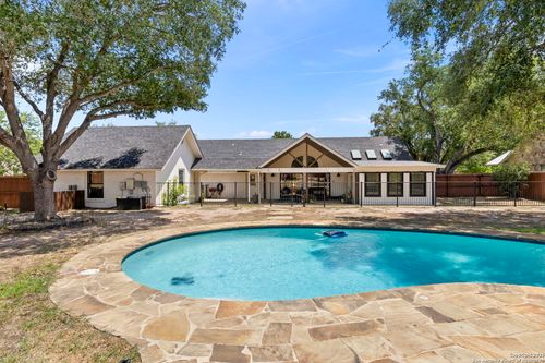 1616 Continental Dr, Pleasanton, TX, 78064-1604 | Card Image