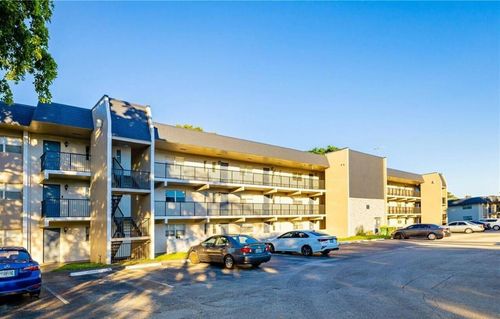 305-7911 Colony Cir N, Tamarac, FL, 33321-8308 | Card Image