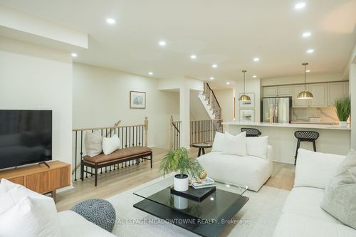 10-3355 Thomas St, Mississauga, ON, L5M0P7 | Card Image