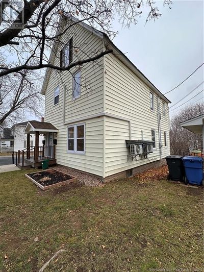 114 Pleasant St, House other with 2 bedrooms, 2 bathrooms and null parking in Miramichi NB | Image 2