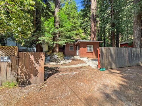 15298 Willow Rd, Guerneville, CA, 95446-8056 | Card Image