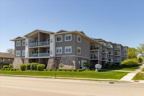 303-1215 N Lakeshore Dr, Lake City, MN, 55041-1169 | Card Image