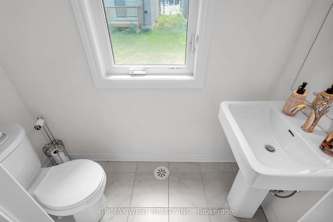 15 Quilico Rd, House attached with 5 bedrooms, 3 bathrooms and 1 parking in Vaughan ON | Image 7