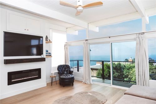 989 La Mirada St, Laguna Beach, CA, 92651-3752 | Card Image