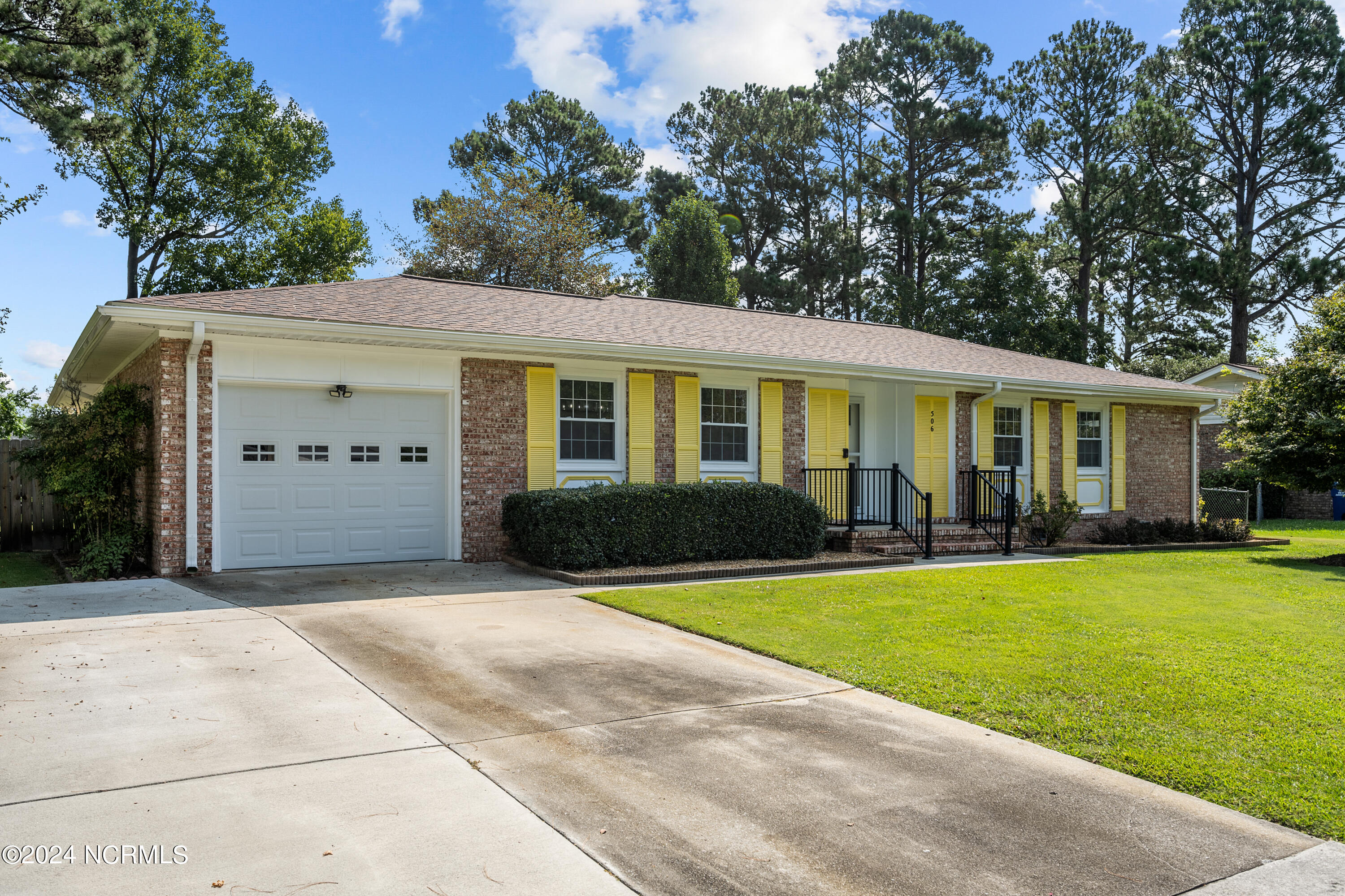 Winchester Rd, Jacksonville, NC 28546