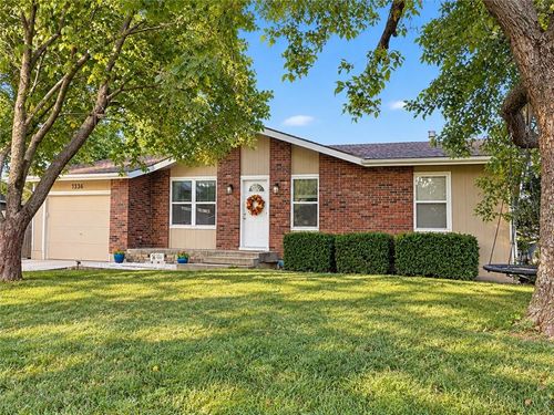 1336 Tallgrass Dr, Eudora, KS, 66025-9266 | Card Image