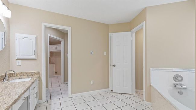 Primary bath | Image 20