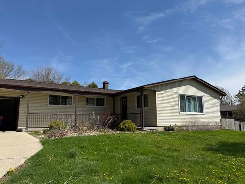 1190 Perry Dr, Platteville, WI, 53818-1522 | Card Image