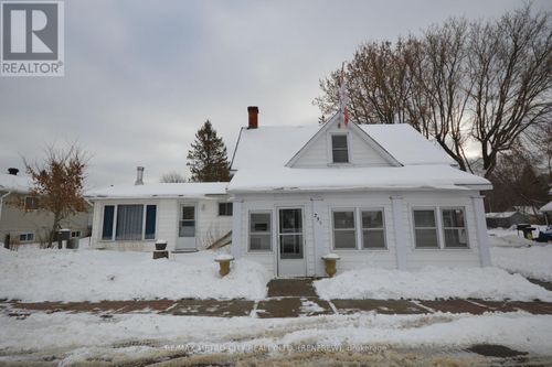 235 Renfrew Ave W, Renfrew, ON, K7V2Y7 | Card Image