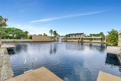 15461 Kippford Ct, Miami Lakes, FL, 33014-8004 | Card Image