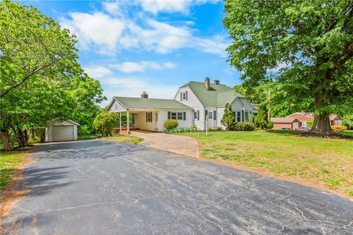 4425 Old Winston Road, Kernersville, NC, 27284 | Card Image