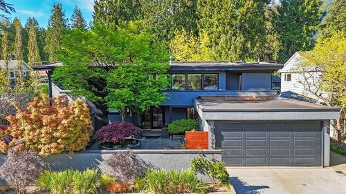 1098 Linnae Avenue, North Vancouver, BC, V7R1Z4 | Card Image
