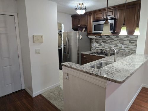218-4115 Chatham Oak Ct, TAMPA, FL, 33624-5190 | Card Image