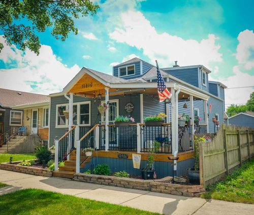 10906 Troy St, Chicago, IL, 60655-2212 | Card Image
