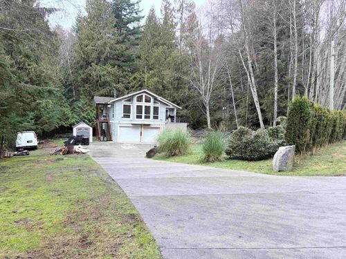 5565 Riley Rd, Halfmoon Bay, BC, V7Z1B6 | Card Image