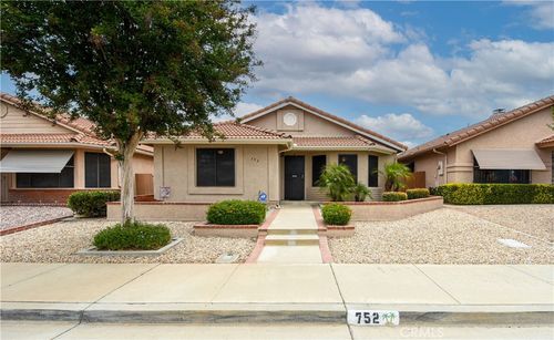 752 La Regal, Hemet, CA, 92545 | Card Image