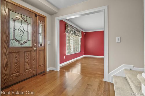 4147 Greensboro Dr, Troy, MI, 48085-3674 | Card Image