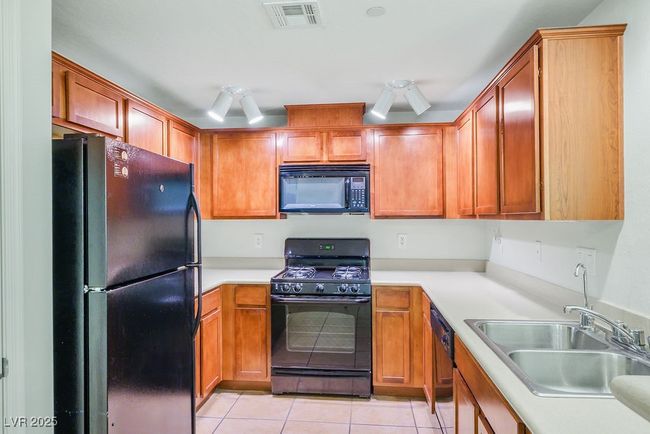 1029 - 8324 W Charleston Blvd, Condo with 2 bedrooms, 2 bathrooms and null parking in Las Vegas NV | Image 16
