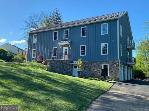1-301 Edgeboro Dr, NEWTOWN, PA, 18940-2044 | Card Image