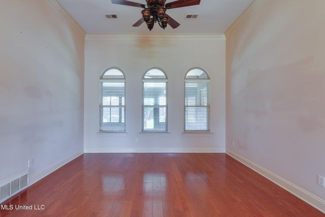 great room | Image 12