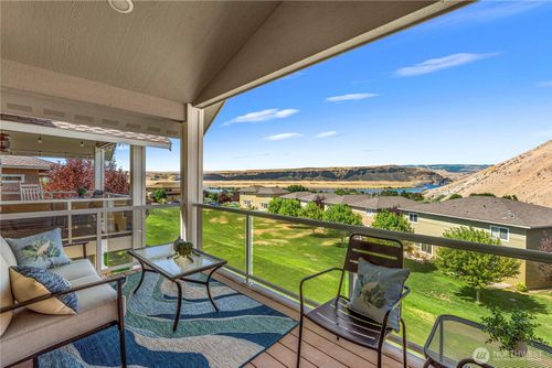 b66-9246 Red Cliff Dr Nw, Quincy, WA, 98848-9118 | Card Image