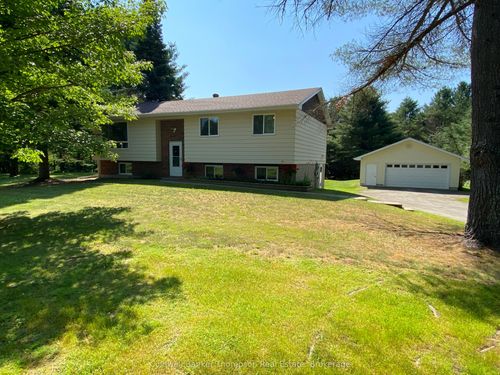 1803 Ravenscliffe Rd, Huntsville, ON, P1H2J2 | Card Image