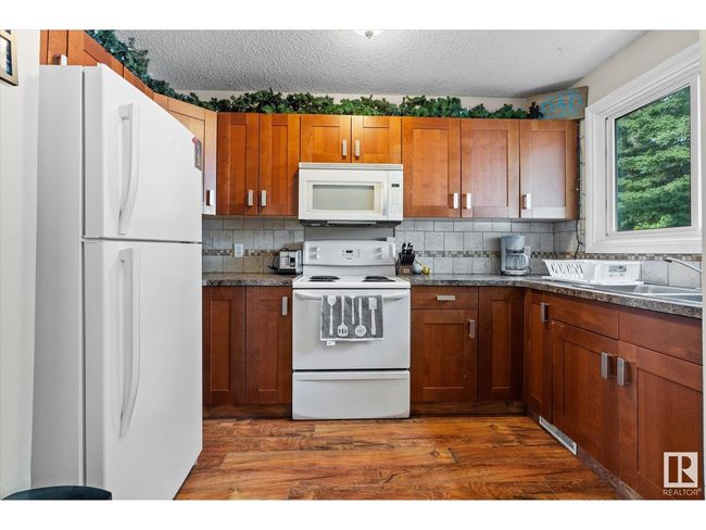 4812 45 Ave, Home with 10 bedrooms, 2 bathrooms and null parking in Evansburg AB | Image 11