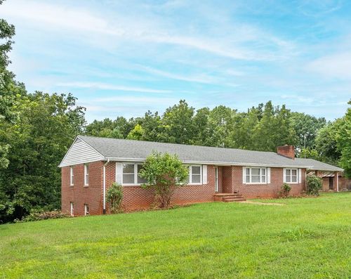 3612 Back Hampden Sydney Rd, Farmville, VA, 23901-5528 | Card Image