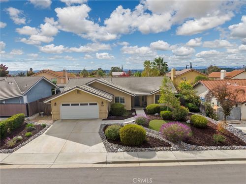 554 Andrea Cir, Paso Robles, CA, 93446-3200 | Card Image