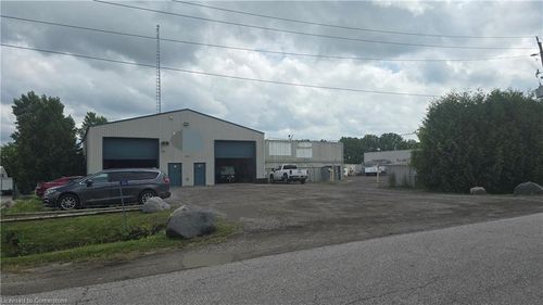 226 Black Walnut Rd, Saint George, ON, N0E1N0 | Card Image