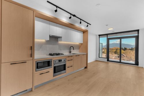 7xx-2729 Kingsway, Vancouver, BC, V5R0M6 | Card Image