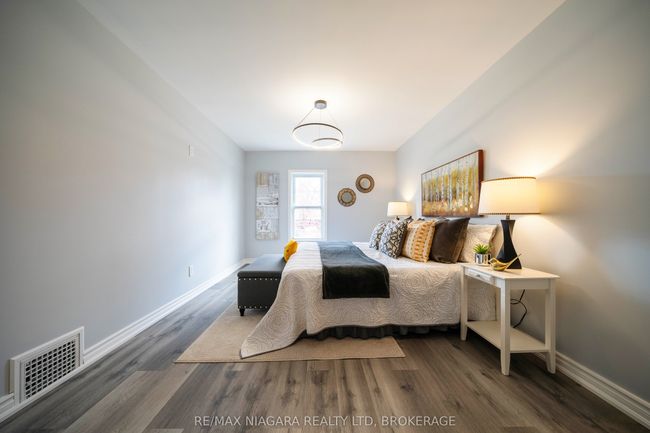 4749 Epworth Cir, House other with 4 bedrooms, 3 bathrooms and 4 parking in Niagara Falls ON | Image 26