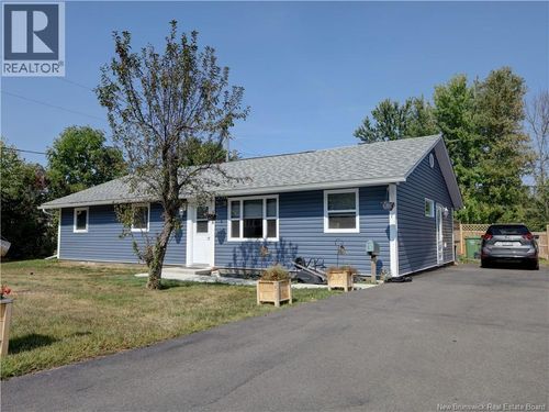 538 Scoullar St, Oromocto, NB, E2V1H1 | Card Image