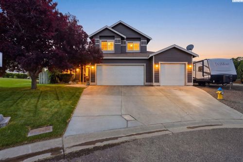 700 N 54th St, Yakima, WA, 98901-4300 | Card Image