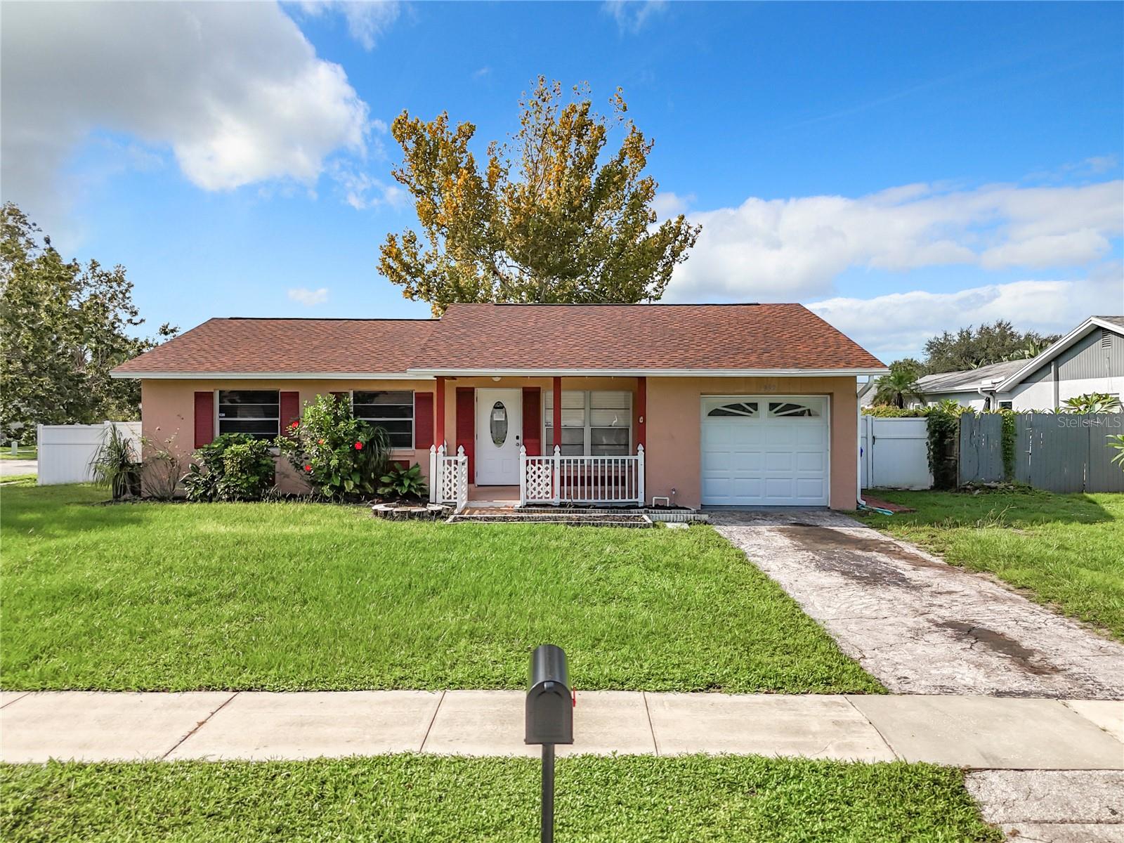 Smoketree Ct, Largo, FL 33773