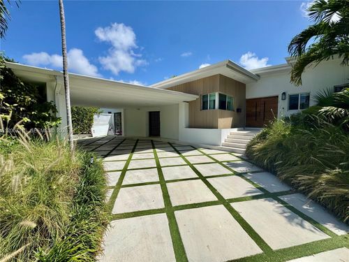 815 Ne 76th St, Miami, FL, 33138-5212 | Card Image