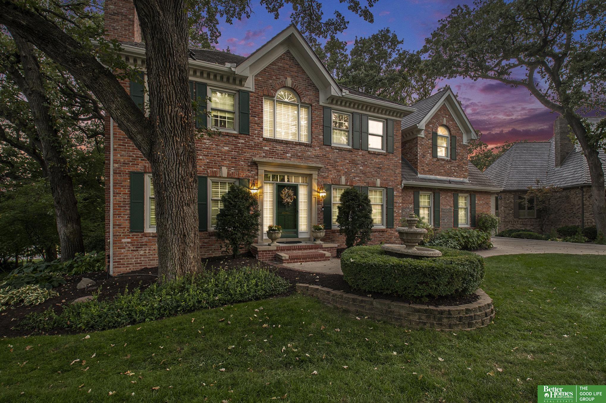 Oak Cir, Omaha, NE 68124