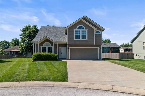 2103 Patti Ln, Greenwood, MO, 64034-9486 | Card Image