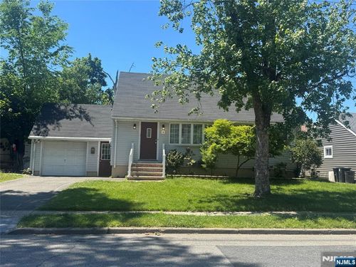 9 Wallace Lane, Woodland Park, NJ, 07424 | Card Image
