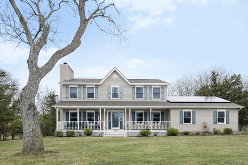 1705 Kerwin Blvd, Greenport, NY, 11944-2751 | Card Image