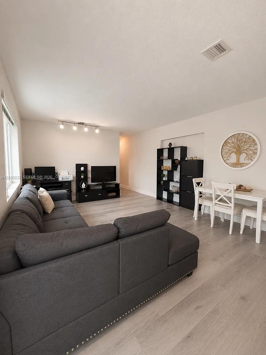 Residential Lease in Miami 3