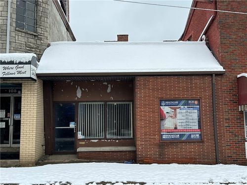 106 N Mercer St, New Castle, PA, 16101-3727 | Card Image