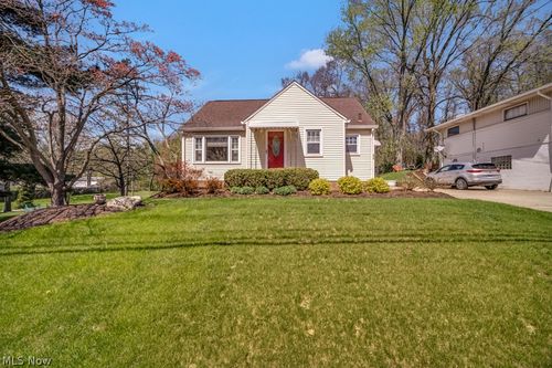 324 W State St, Barberton, OH, 44203-1329 | Card Image