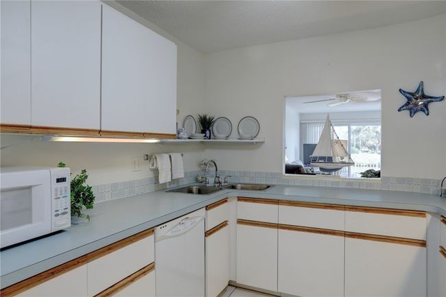 6110 - 6110 River Run Dr, House attached with 2 bedrooms, 2 bathrooms and null parking in Sebastian FL | Image 10